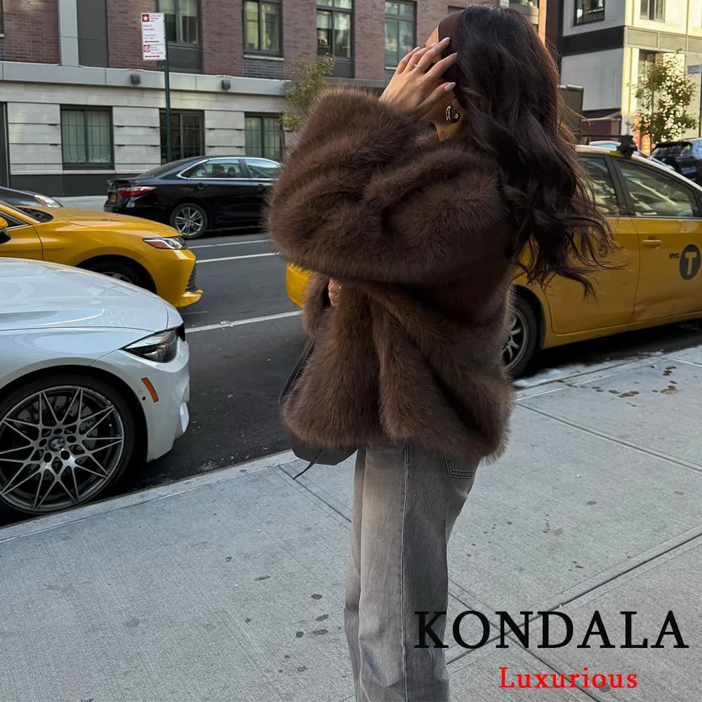 KONDALA سترات نسائية من الفرو السميك باللون البني غير رسمية بأكمام طويلة ورقبة على شكل V للخريف والشتاء معاطف من الفرو الصناعي موضة 2025 ملابس خارجية