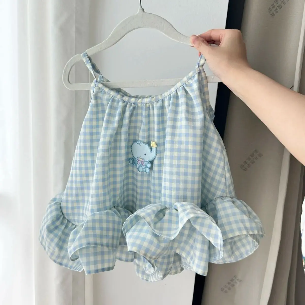 New vest girls summer plaid sweet bow baby girl treasure Korean version dress cute
