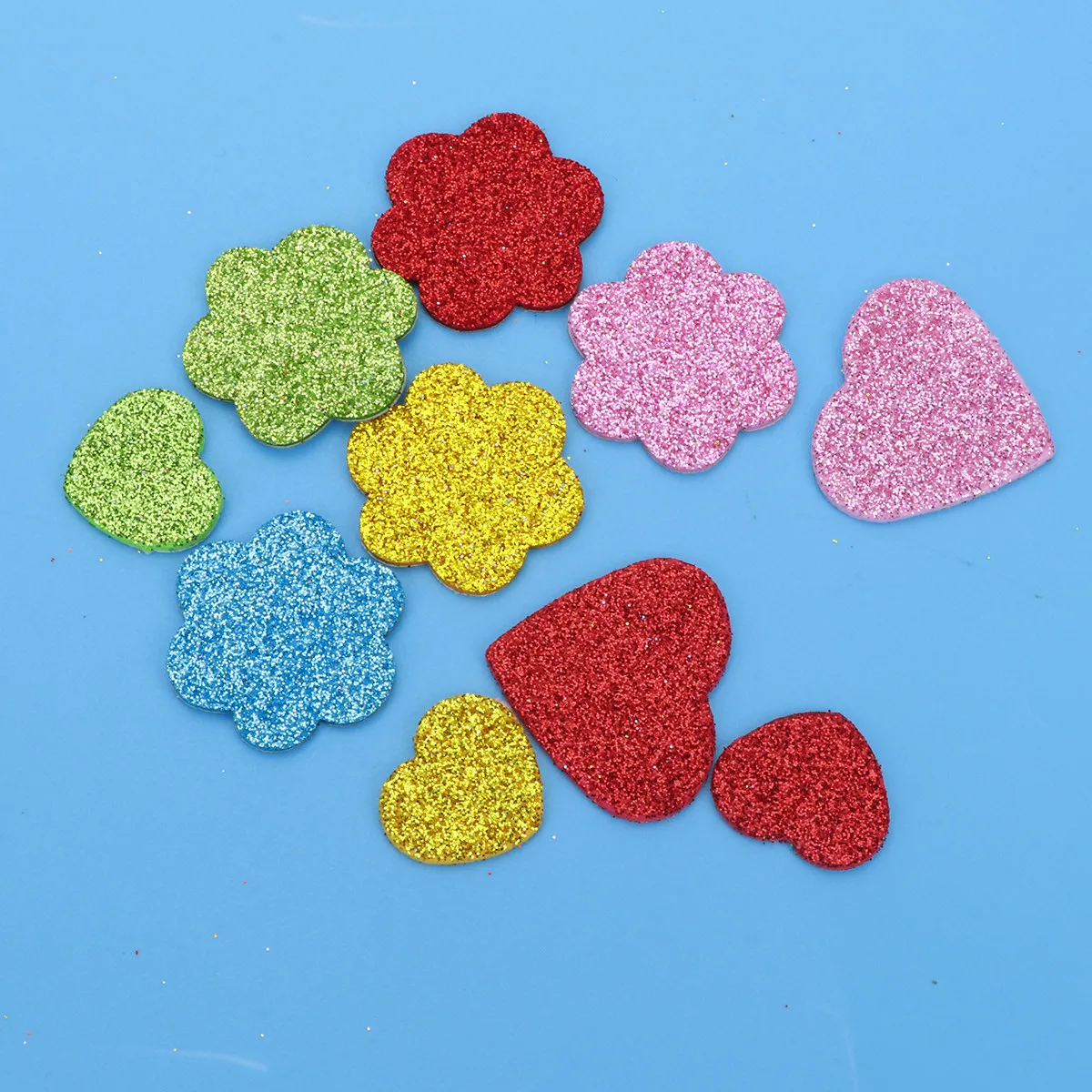 

280 шт. блестящих наклеек из ЭВА: звезды, сердечки, буквы, цветы. Премиум-качество, самоклеящиеся, для декоративных проектов.