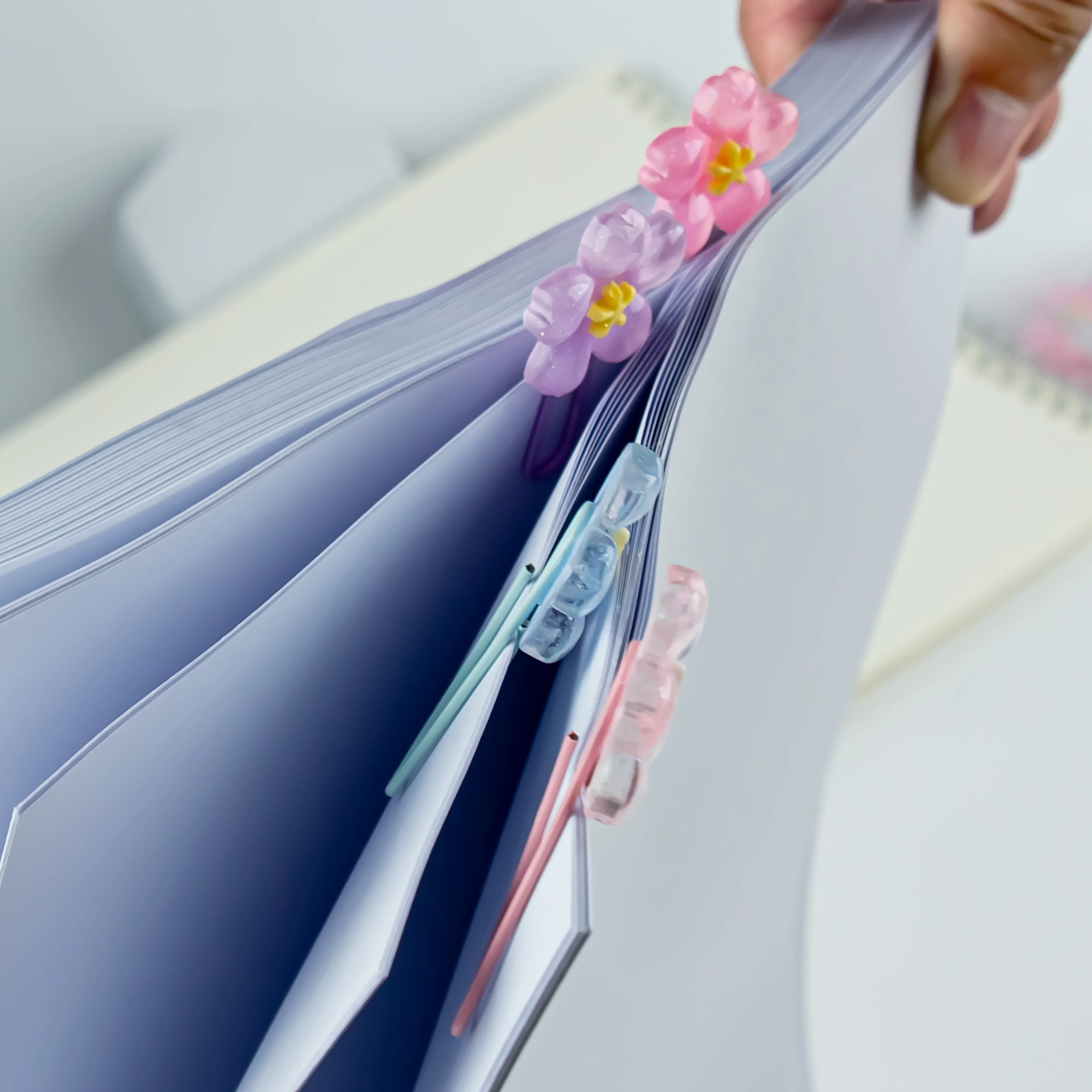 6/12PCS Flower Paper Clips Cute Office Stationery For Document Marking Bookmark Holders Desk Organization Office School Supplies view 3