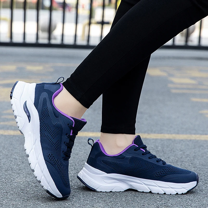 

Women's lightweight running shoes Breathable mesh travel shoes Women's casual sports shoes flying mesh surface non-slip fashion