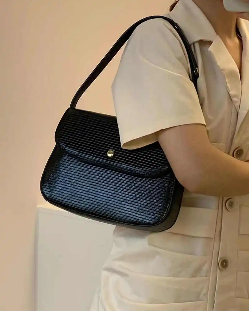 Borsa quadrata piccola con design alla moda coreana Nuova borsa nera sotto le ascelle in PU di fascia alta Borsa a tracolla singola retrò per le donne