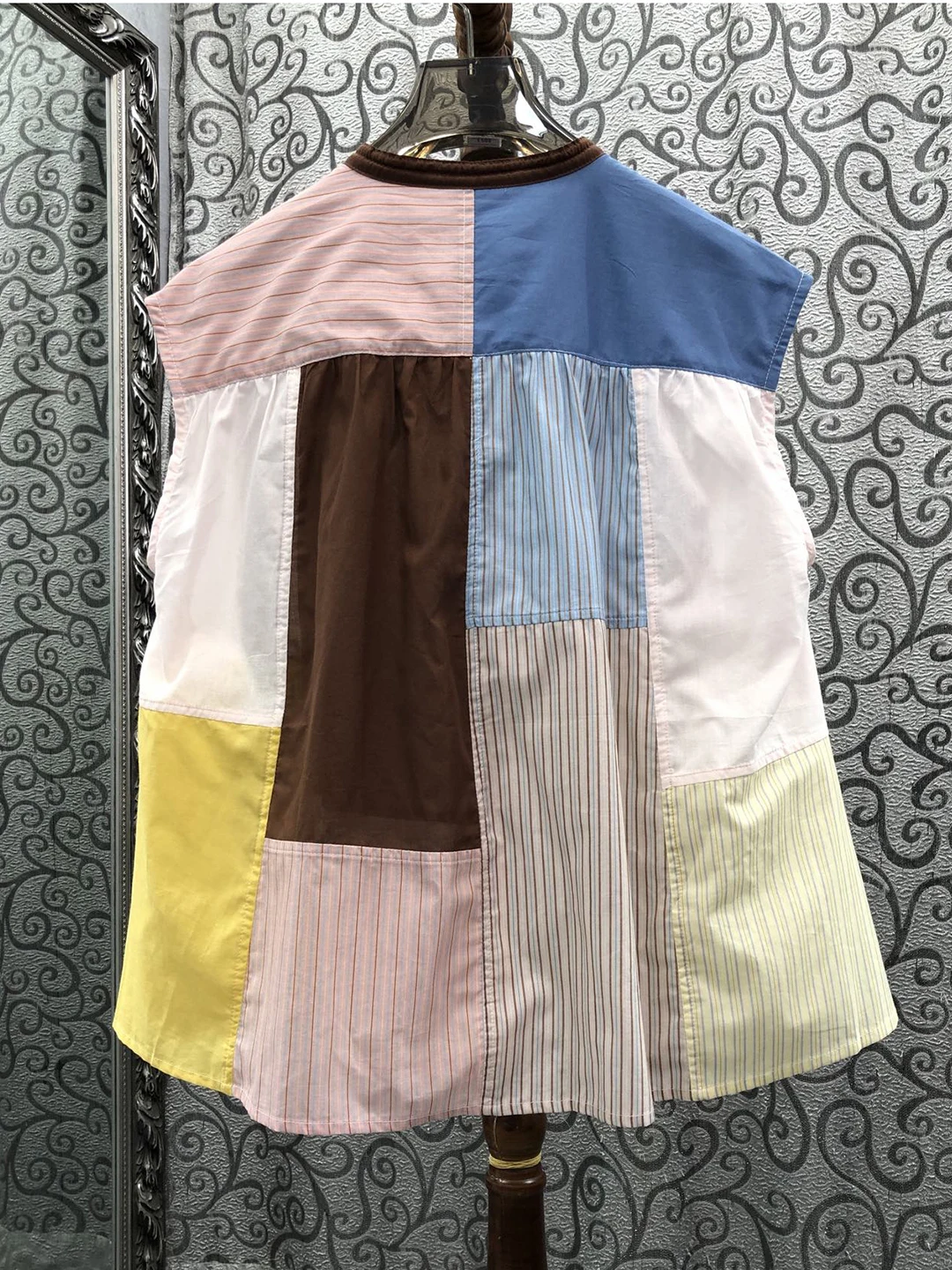 Chaleco sin mangas holgado con - Street Fashion Of Milan reseña y precio