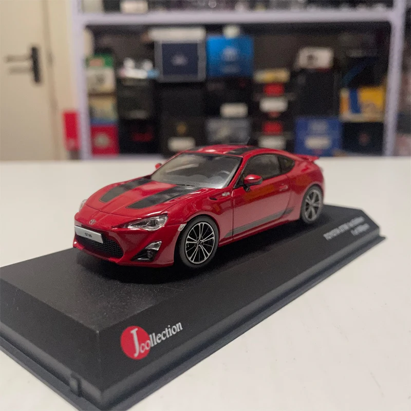 

1:43 Масштаб GT86 Спортивный автомобиль 1ST Edition Моделирование автомобиля из сплава Статический дисплей Коллекционный подарок Сувенирное украшение