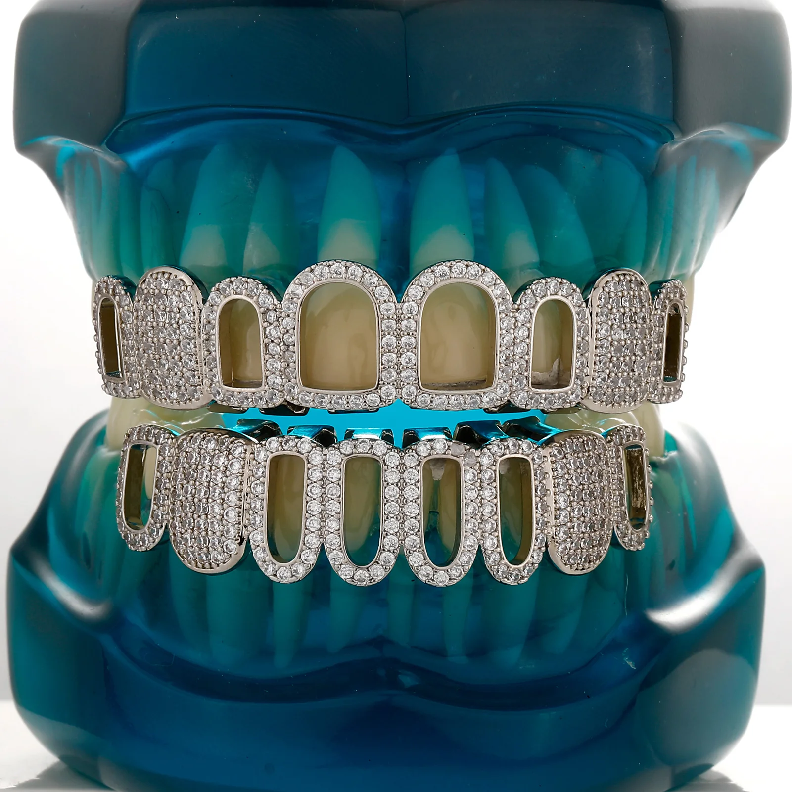 TOPGRILLZ Hollow Window Grillz Set 8 Oben 8 Unten Vergoldetes Kupfer mit CZ-Besetzter Kante Hip-Hop Dekorativer Zahnschmuck für Männer und Frauen – Detail 6