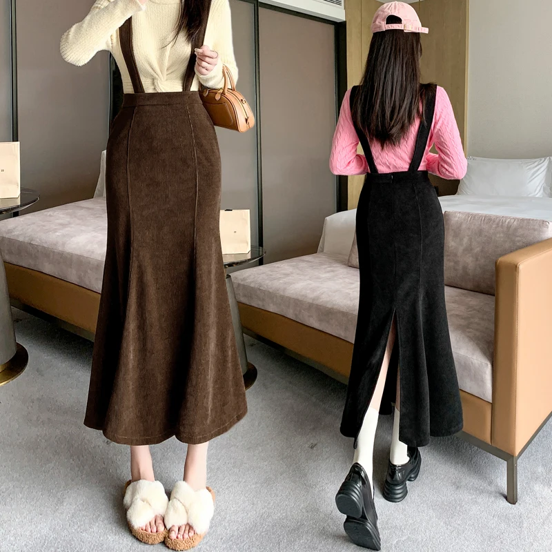 2023 Autumn/Winter Korean style strap coffee colored corduroy wrapped buttocks mid length A-line split fishtail skirt