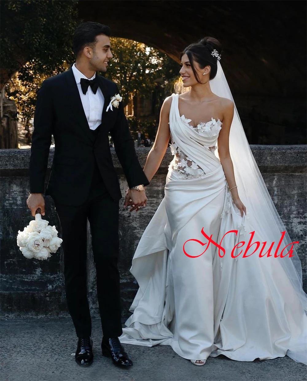 

Customized White Jersey Wedding Dress Temperament Strapless One Shoulder Sleeveless Bridal Gowns Chapel Train Mermaid Dress