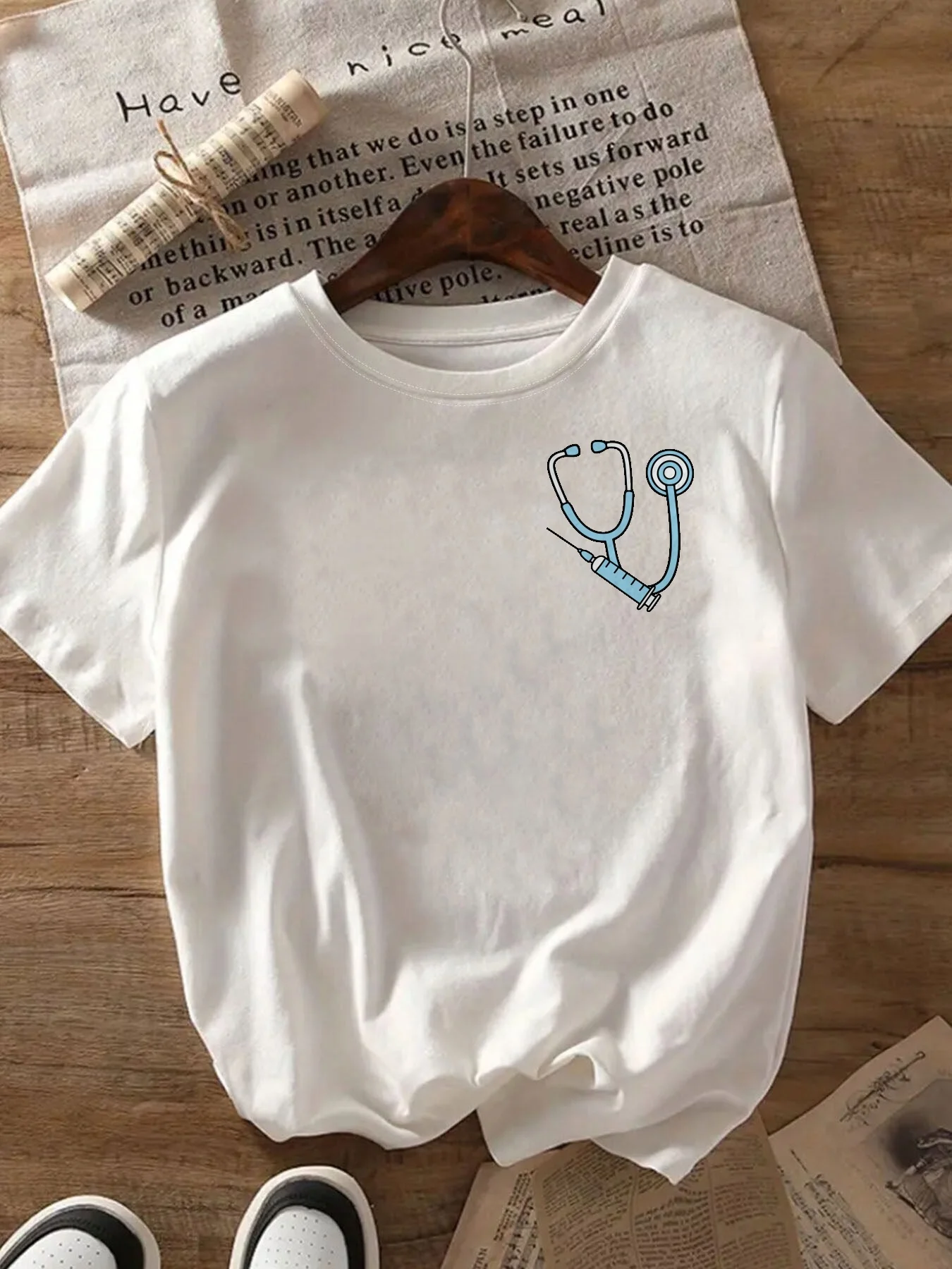 Women'S Casual Sleeve T-Shirt with Stethoscope Syringe Print Comfortable Classic Design White Everyday Wear Aesthetic Clothes