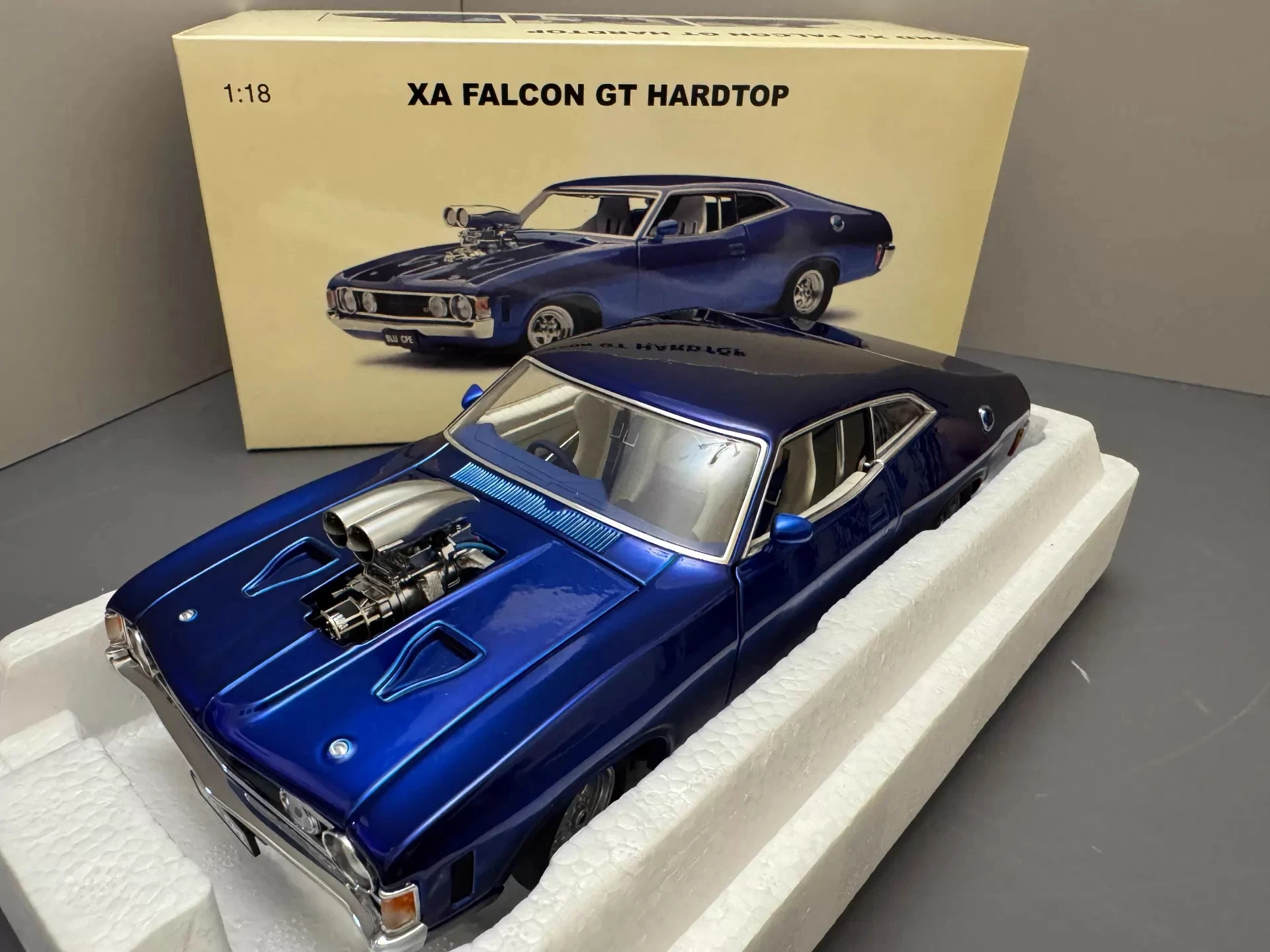 Autoart 1:18 XA FALCON GT HARDTOP Azul, Simulación de Edición Limitada, Modelo de Coche Estático de Aleación Metálica, Totalmente Abrible, Juguete de Regalo