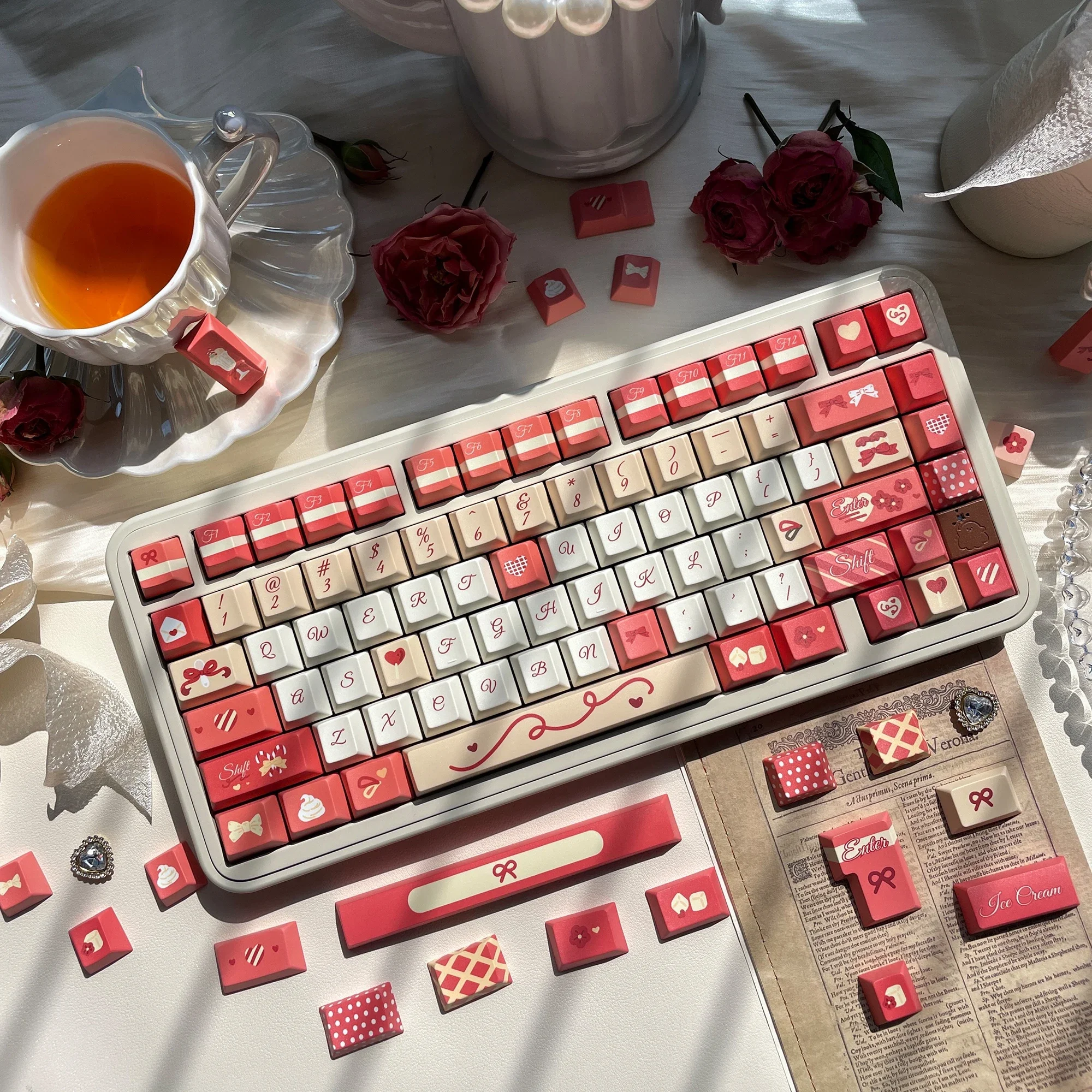 

Ice cream black tea keycaps full set of personalized keycaps pbt five-sided hot sublimation keycaps original factory