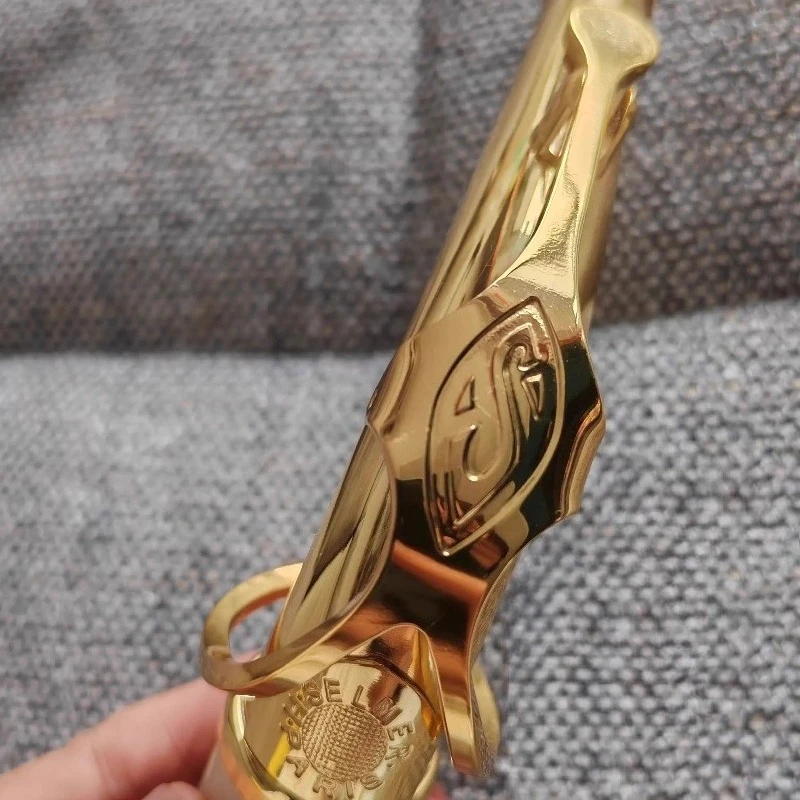 

alto saxophones Saxophone curved neck mid-range sound drop e curved neck coffee gold thread sound is good and can be customized