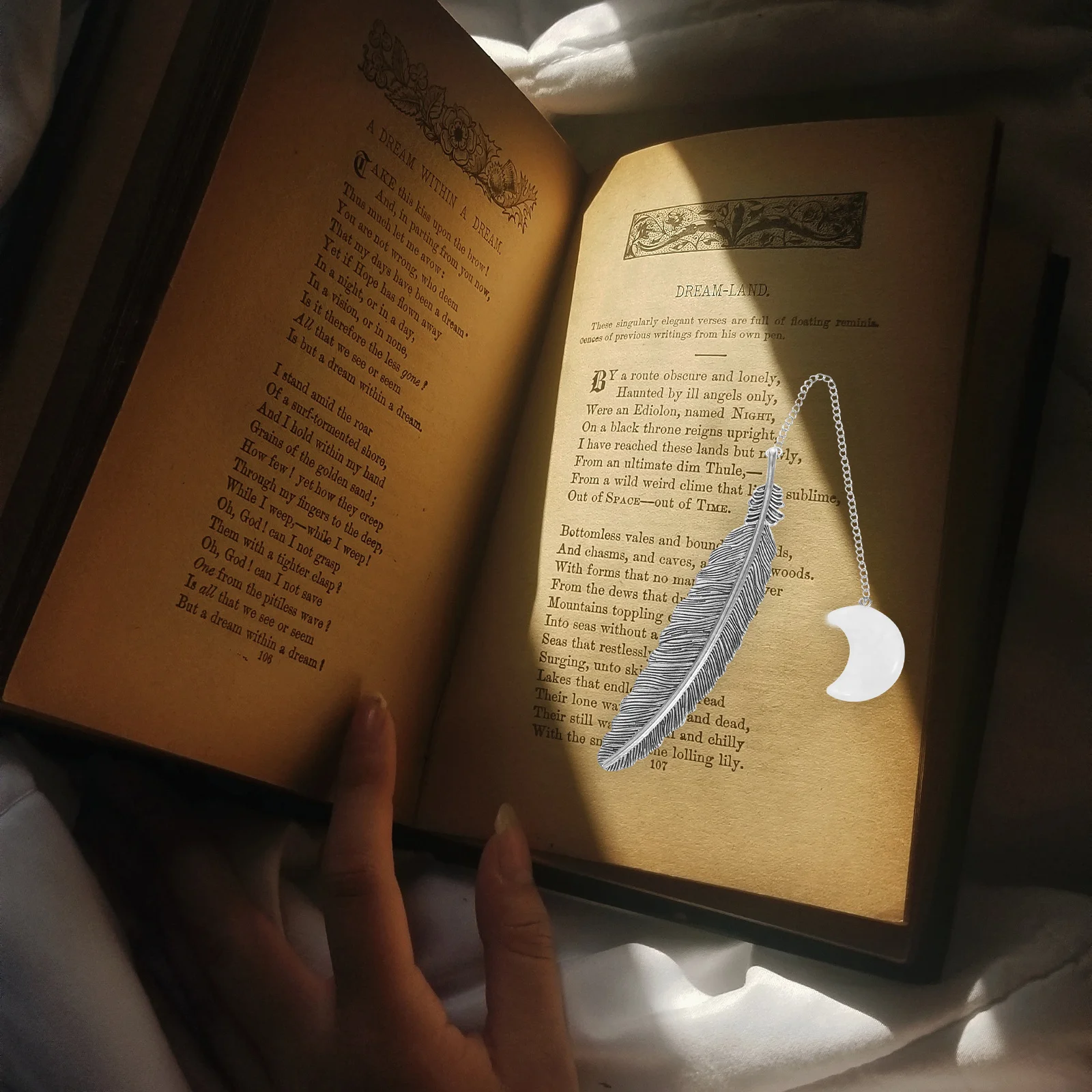 

Crystal Pendant Delicate Plume Bookmark Vintage Decorative Reading Page Marker Unique Bookmarks for Home Office Classroom Study