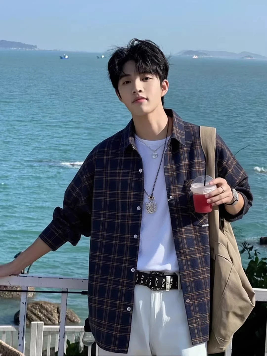 

Сине-коричневая клетчатая рубашка с длинным рукавом, весенняя, в американском ретро-стиле, для мужчин, с чистым кроем, в университетском стиле, на пуговицах, приталенная, с воротником-стойкой