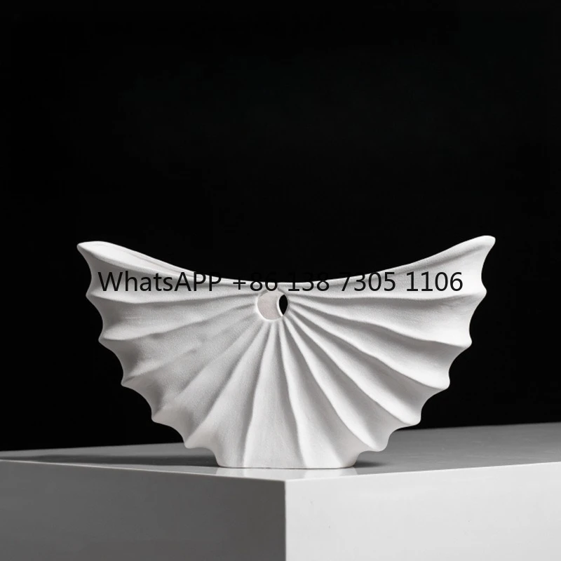 

Modern simple and high-end fan-shaped half-moon ceramic vase,high-end Japanese-style wabi-sabi wind flower device soft packaging