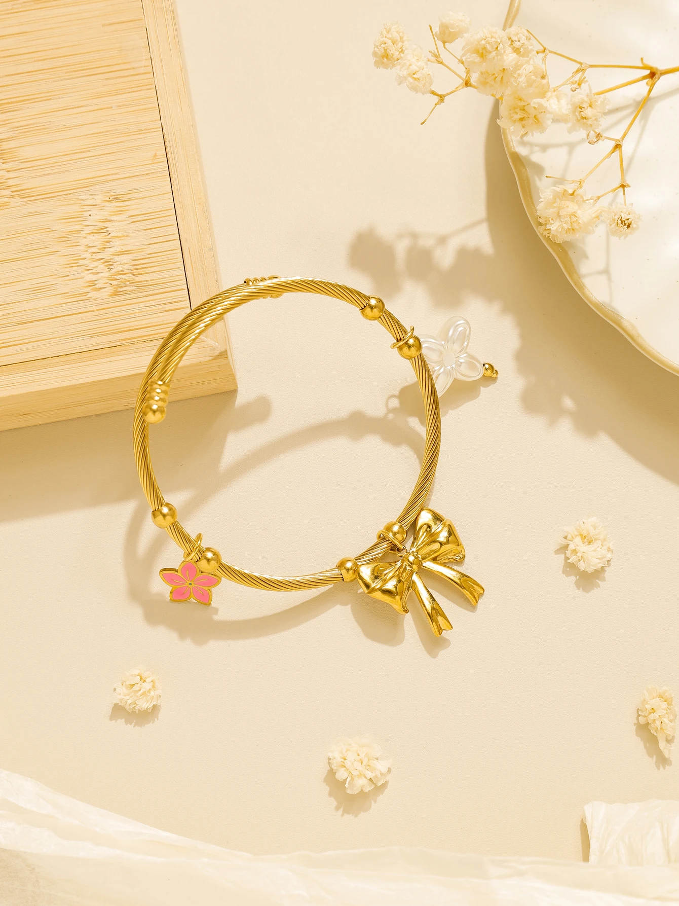 

Stainless steel sweet cherry blossom bow pearl four-leaf clover pendant bracelet for women new fashion wrist chain jewelry gift