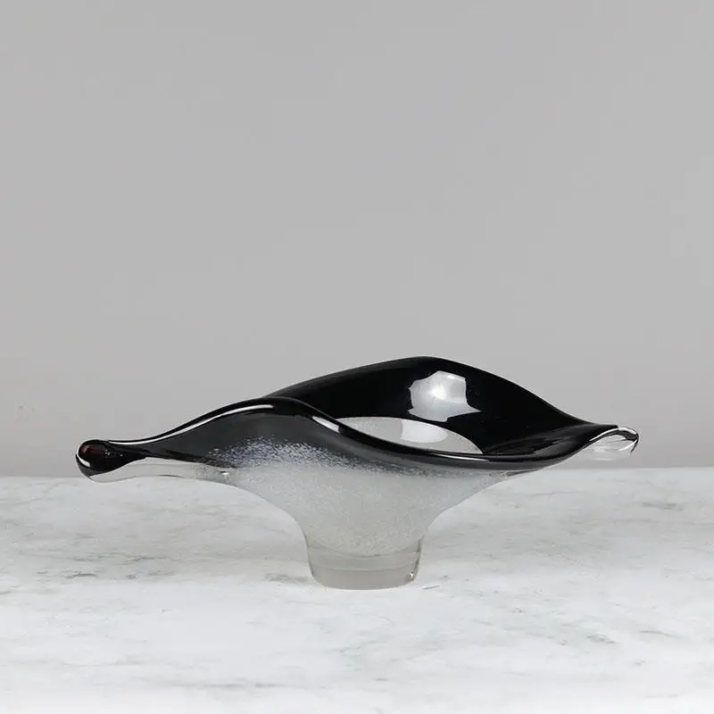 Modern simple pointed mouth fish-shaped glazed fruit plate ornament soft decoration jewelry sales department model room living r