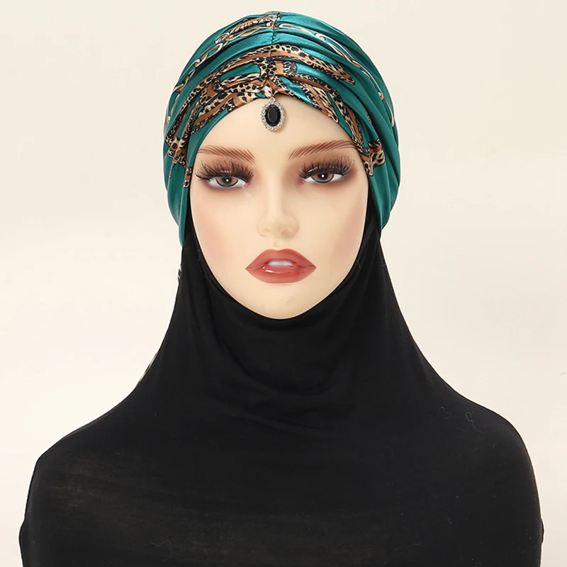 Retro Pendant Triangle Hijab Scarf For Musilm Women Leopard Printed Satin Silk Headscarf Ladies Fashion Headband Turban 135*50cm