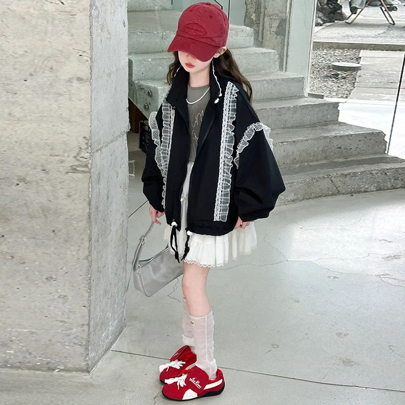 

2025 Spring and Autumn New Children's Small Round Standing Collar Cotton Splicing Lace Bat Sleeve Loose Coat