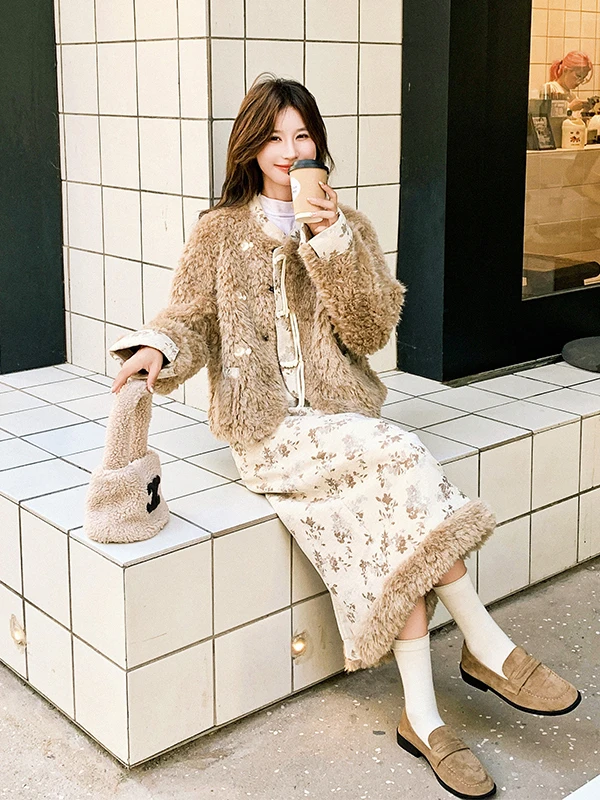 

Thiened Chinese Sle eepskin Coat And Floral Skirt Set Women's Autumn Winter Faion Two-Piece Suit Warm Casual Wear