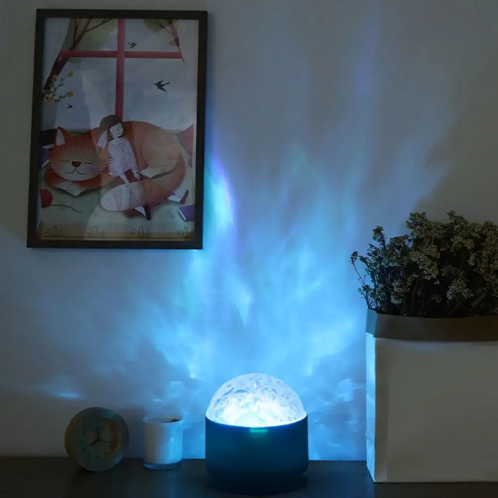 projetor-de-luzes-led-com-efeito-de-ondulacao-de-agua-alimentado-por-usb-que-projeta-o-ceu-boreal-e-luzes-coloridas-lampada-luminosa