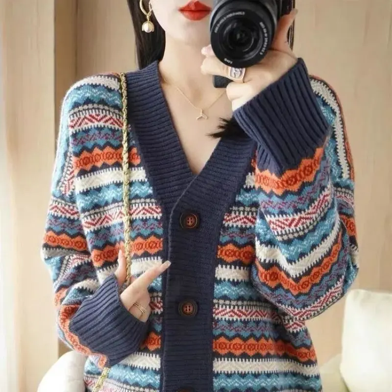 2023 New Autumn Fashion Cardigan Jacquard Cardigan Long Sleeved Temperament Commuting Color Matching Women\'s Striped Casual Coat