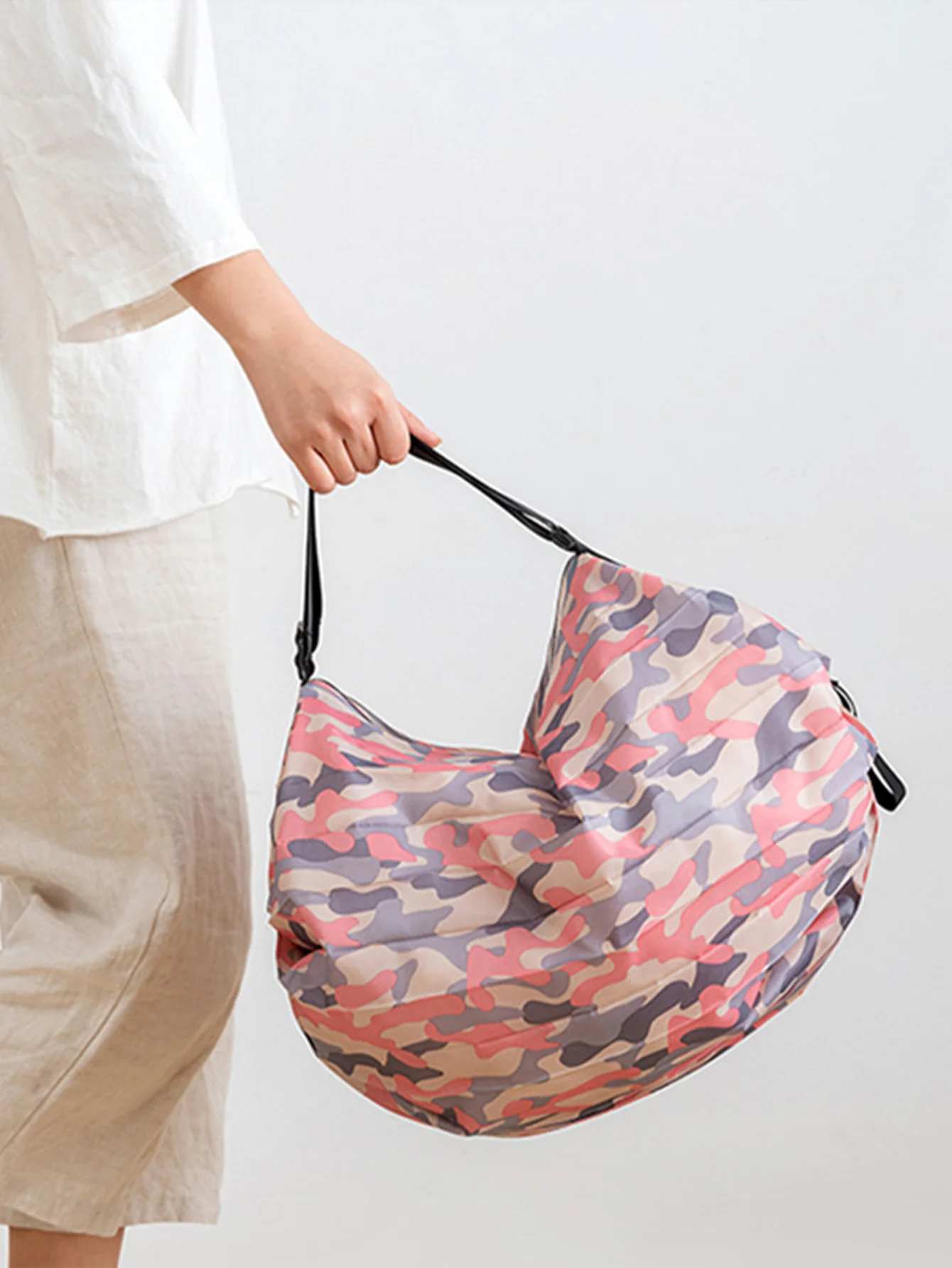 Portable Waterproof And Foldable Mommy Storage Bag Suitable For Travel And Shopping