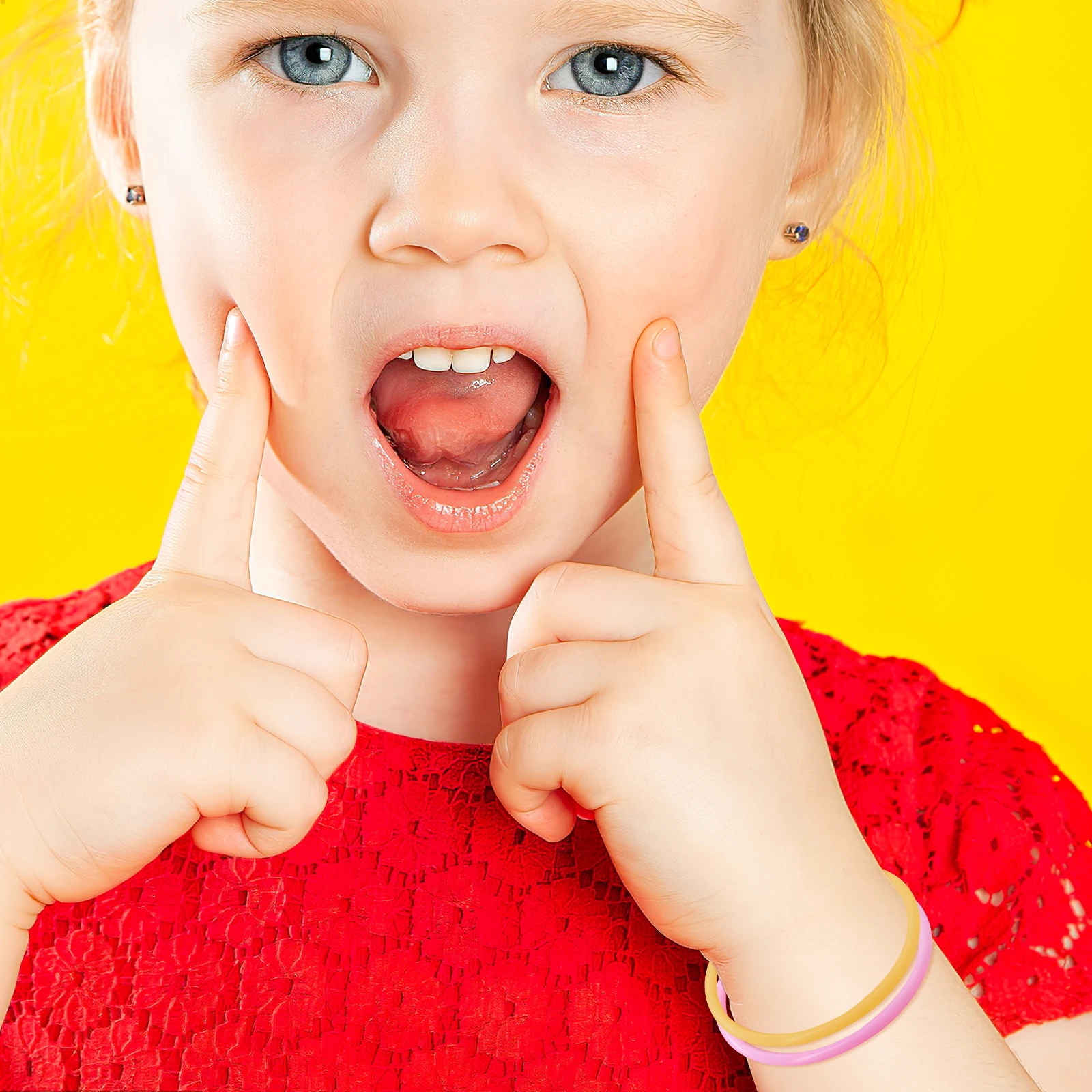 

50Pcs Glow in Dark Silicone Wristbands Luminous Jelly Bracelets Party Favors Jelly Bracelets 80's Silicone Bracelet