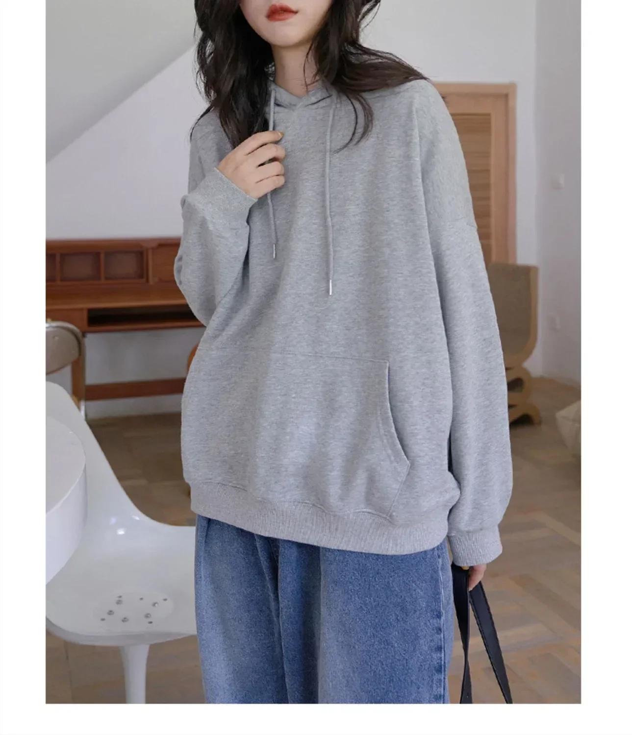 

Весенне-осенний сезон 2024, новый тонкий женский корейский вариант, свободный размер, модный свитер с капюшоном, ленивый повседневный спортивный топ