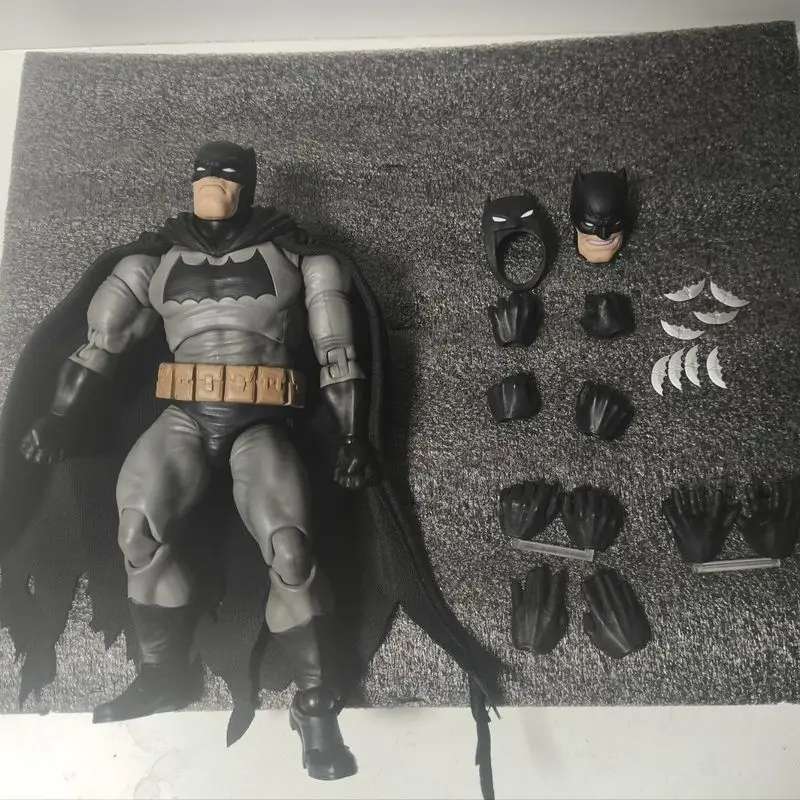 

1/12 Ct Toys Batman Mafex Figure Bat Man Shf Anime Action Figure Statue Model Pvc Statue Doll Collection Decoration Toys Gift