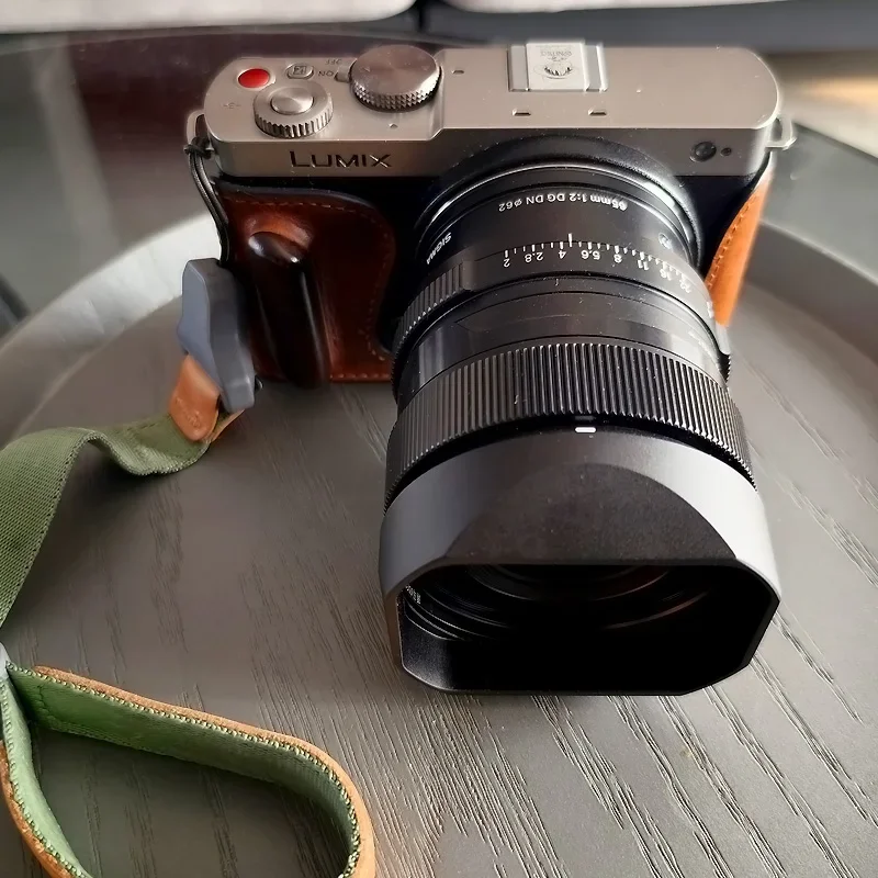 

Bayonet Metal Square Lens Hood With Free Hood Cap For Sigma 65mm F2 DG DN 24mm F2 DG DN Replace LH656-01