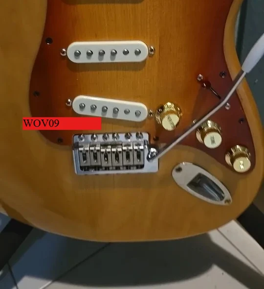 

Electric Guitar Fixed Tremolo System Bridge WOV09 Chrome Silver 6 Screws Guitar Accessories