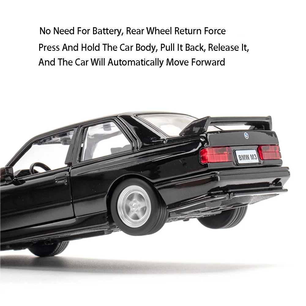 1:36 BMW M3 1987 automodellen Legering spuitgieten speelgoed met 2 deuren geopend Pull Back-functie Voertuig speelgoed voor kinderen Kindercadeaus
