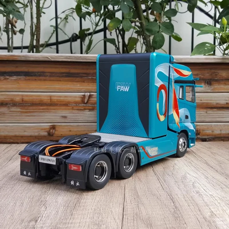 Diecast 1:24 Scale FAW Jiefang J7 ใหม่Energyรถแทรกเตอร์ลากจูงหัวคอลเลกชันของที่ระลึกStaticจอแสดงผลเครื่องประดับของขวัญ