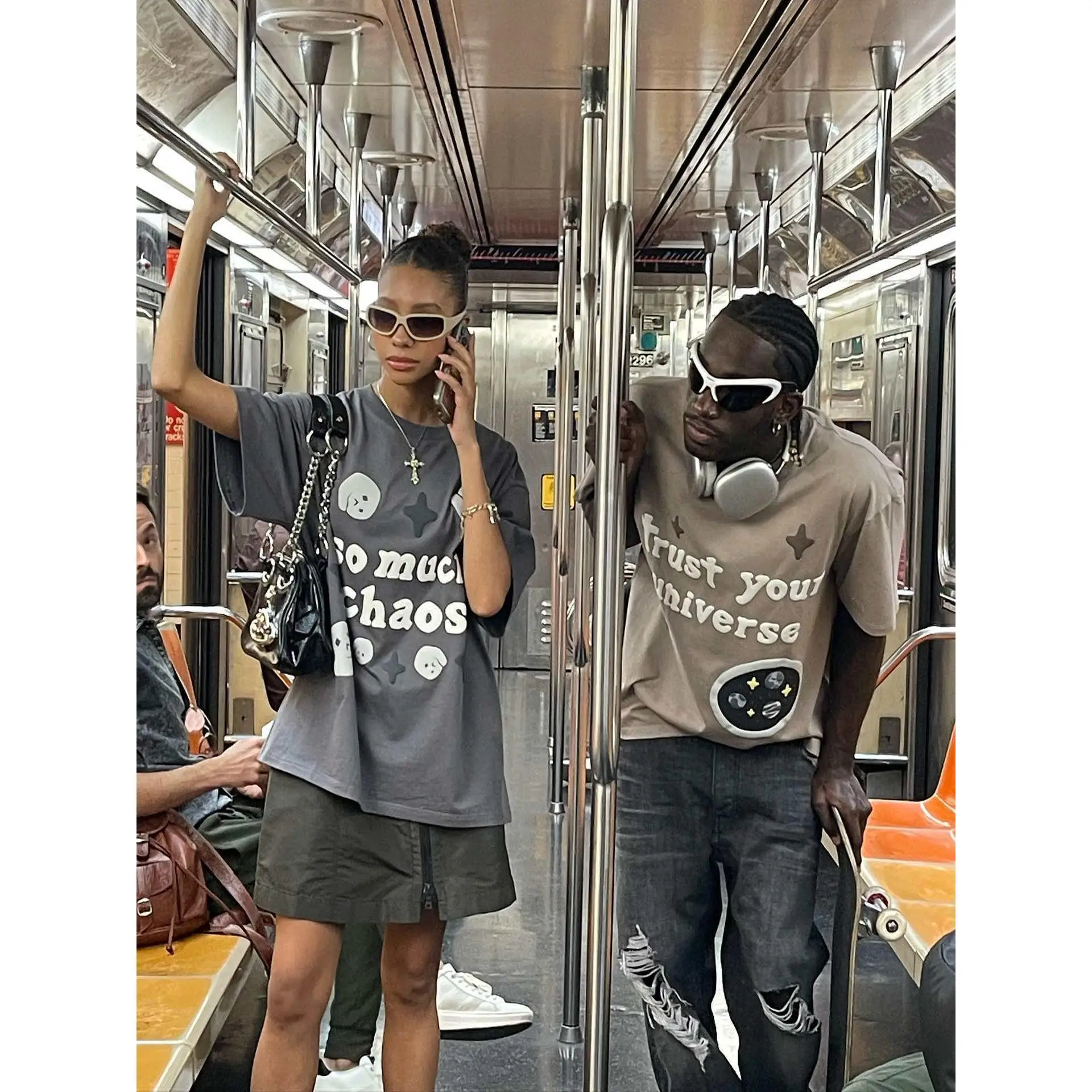 

Футболка с принтом из пенополиуретана, свободного кроя, в стиле High Street, быстросохнущая, для пар, летняя, модная, топ