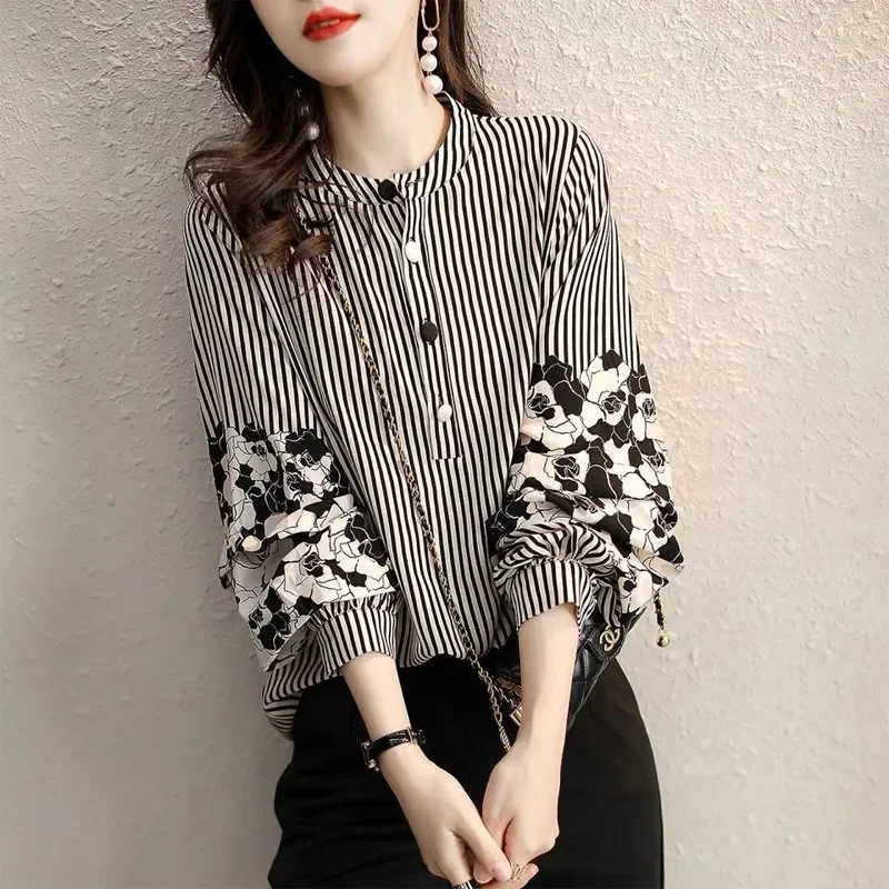 

2023 New Office Lady Striped Stylish Floral Printed Shirt Round Neck All-match Loose Spring Autumn Casual Button Blouse D188