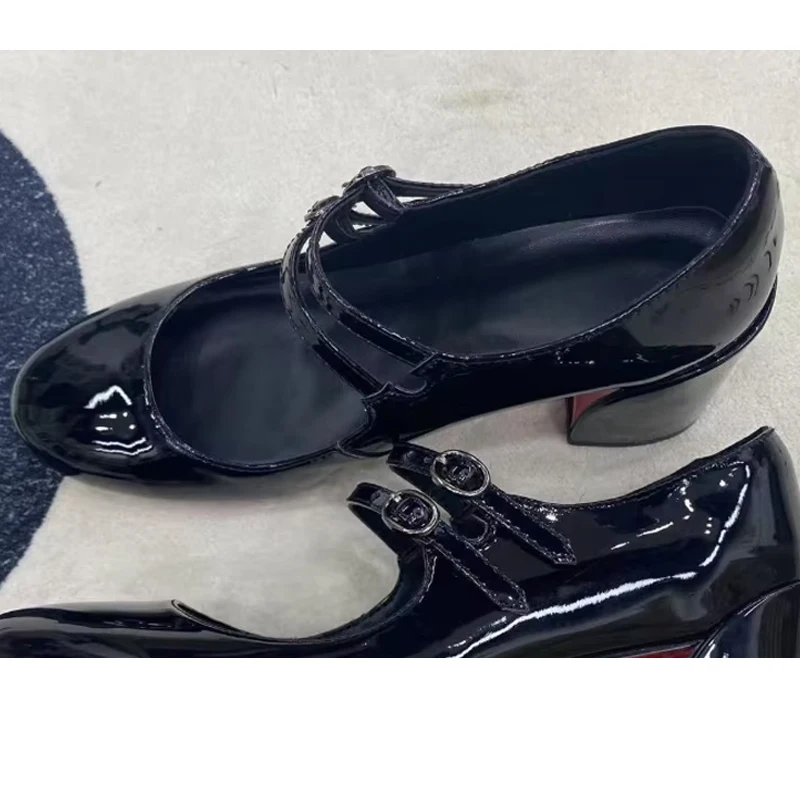 

Women's Patent Leather Chunky Heel Mary Jane Shoes Round Toe Buckle Strap Dress Pumps Vintage Fashion Party Shoes Wedding Shoes