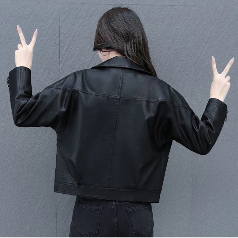 Giacca corta in pelle PU Capispalla da donna 2026 Autunno Inverno Nuovo Plus Giacca in pelle calda in velluto Cappotto spesso sottile Top