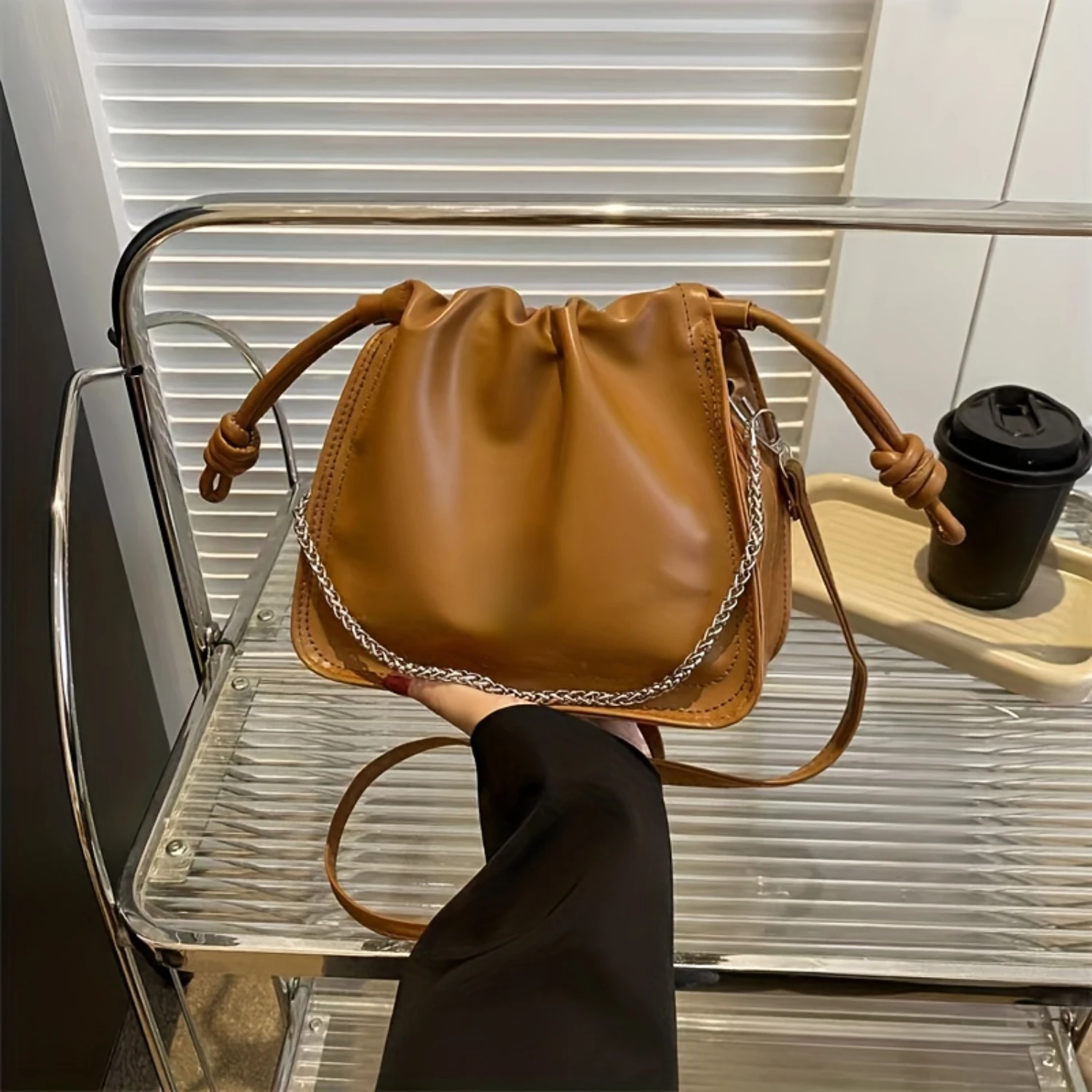 

Сумка-ведро с рюшами Cloud, сумка через плечо с декором в виде цепочки, женская сумка через плечо и кошелек на шнурке.