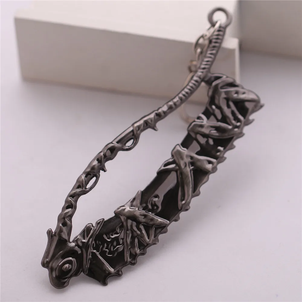 Vintage Bloodborne Axe Metal Keychain PS4 Warrior Weapon Model Key Ring for Men Car Key Finder Fans Collectible Jewelry Gifts