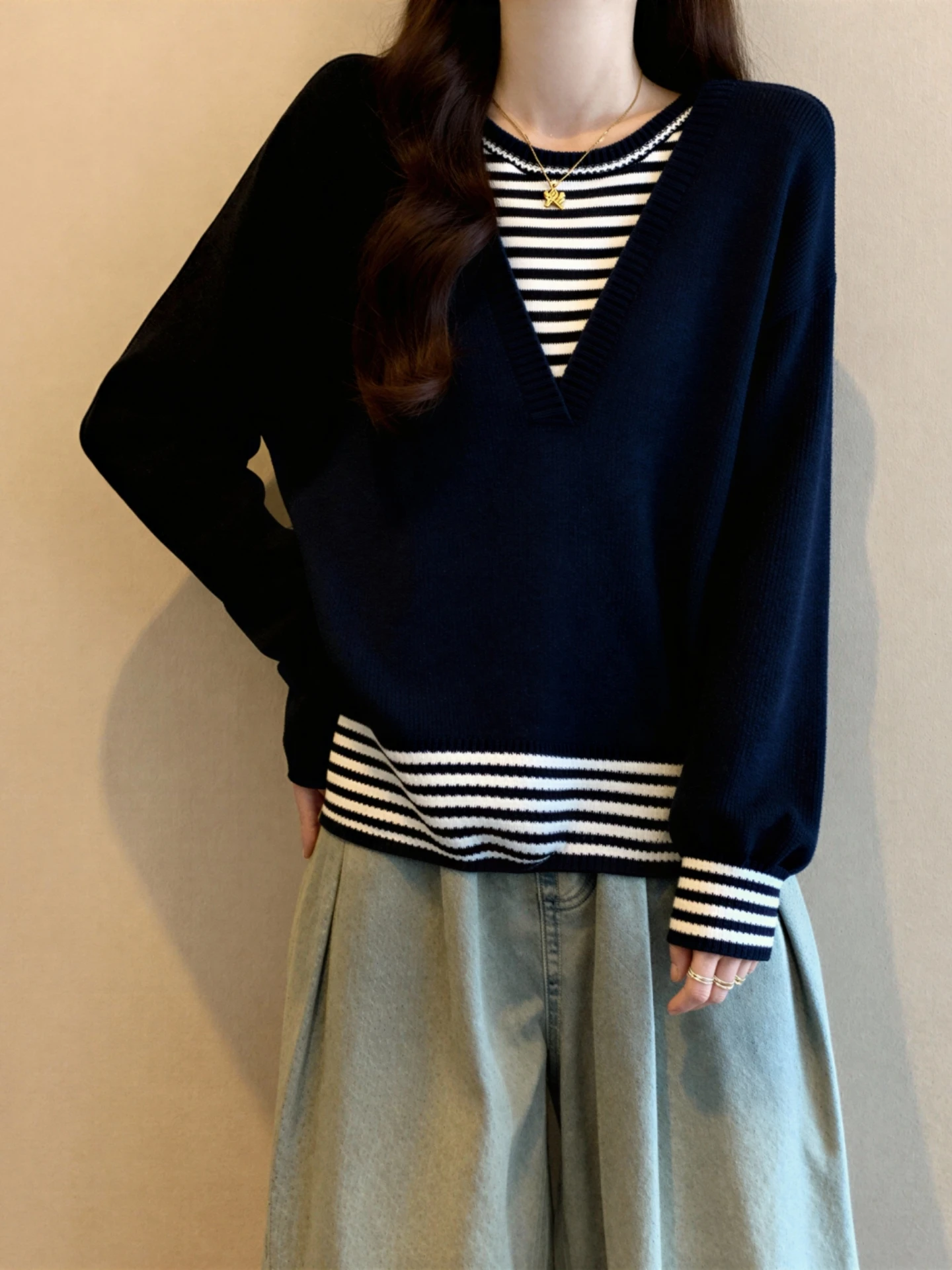 Women's Knitted Long Sleeve V-Neck Base Shirt Spring Autumn plus Size Design Sense Fake Two-Piece Top Striped Patchwork