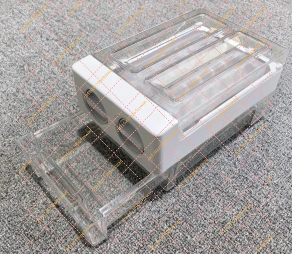 Silicone Ice Cube Tray with Lid, Food Grade Mini Ice Maker Mold for Refrigerator Freezer