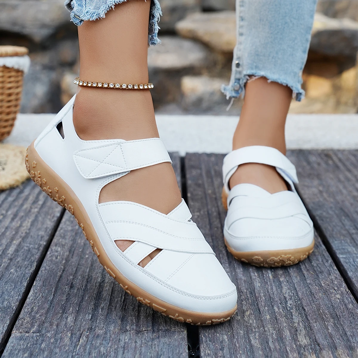 Summer Women Sandals Comfortable Flats Ladies Sandals 2025 New Walking Baotou Sandals Covered Toe Beach Shoes Woman Footwear