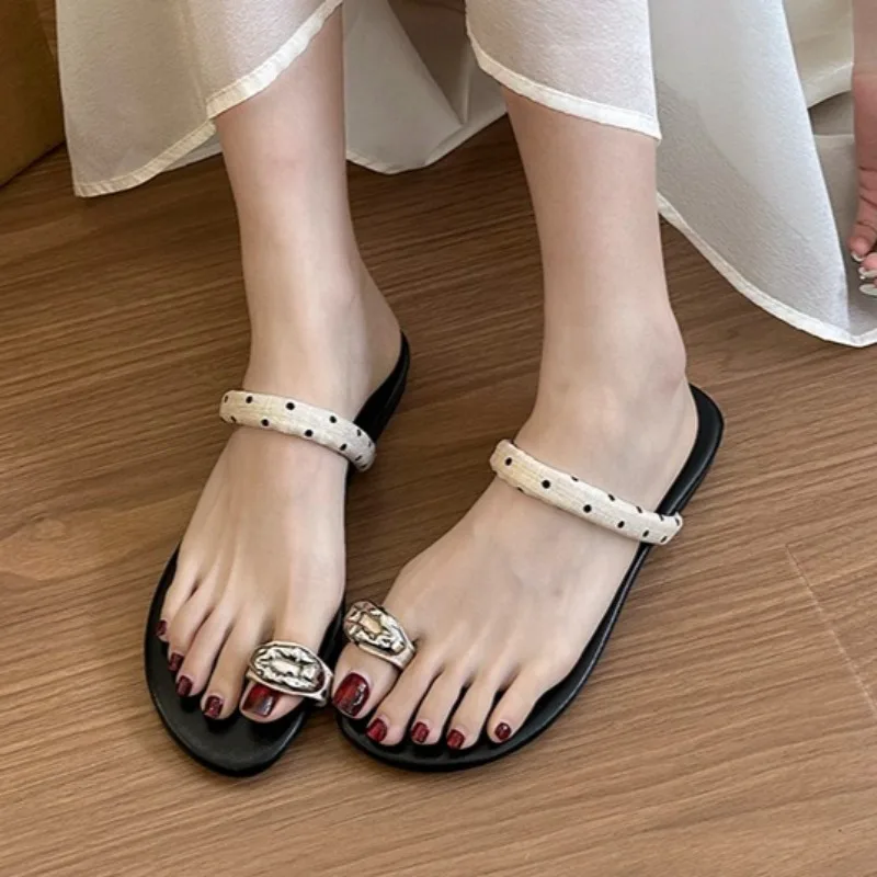 Women's Wave Point Style Fish Mouth Toe Loop Slippers New Summer Women Vintage Metal Buckle Embellishment Fashionable Sandals