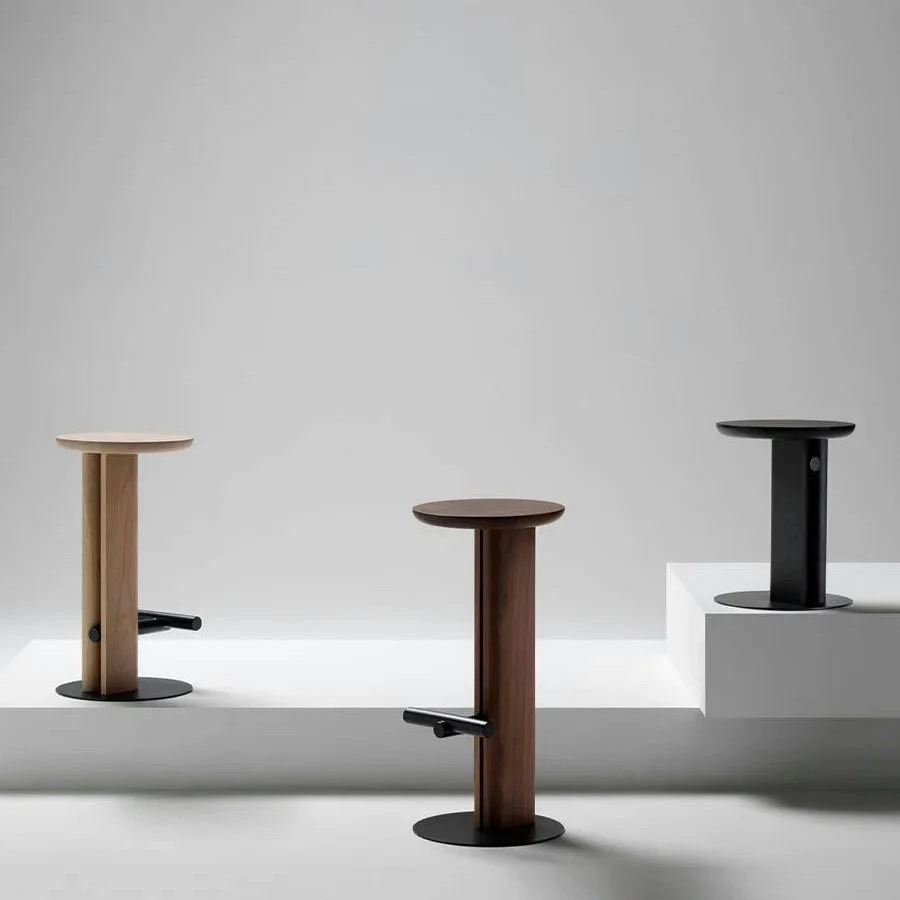 Sedia da bar nordica in legno massello sedia da bar in metallo di lusso leggero sgabello alto creativo semplice seggiolone sala reception sgabello da bar