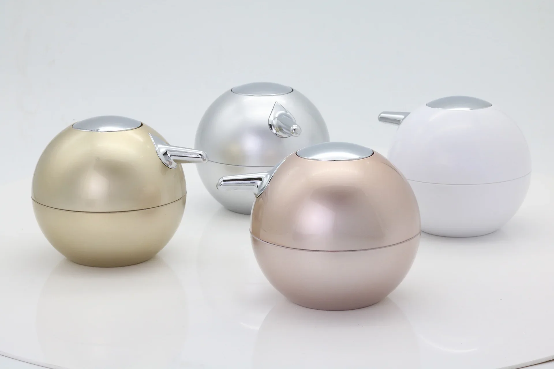Plastic products Hardware products Mold opening trash can Tissue box Brush