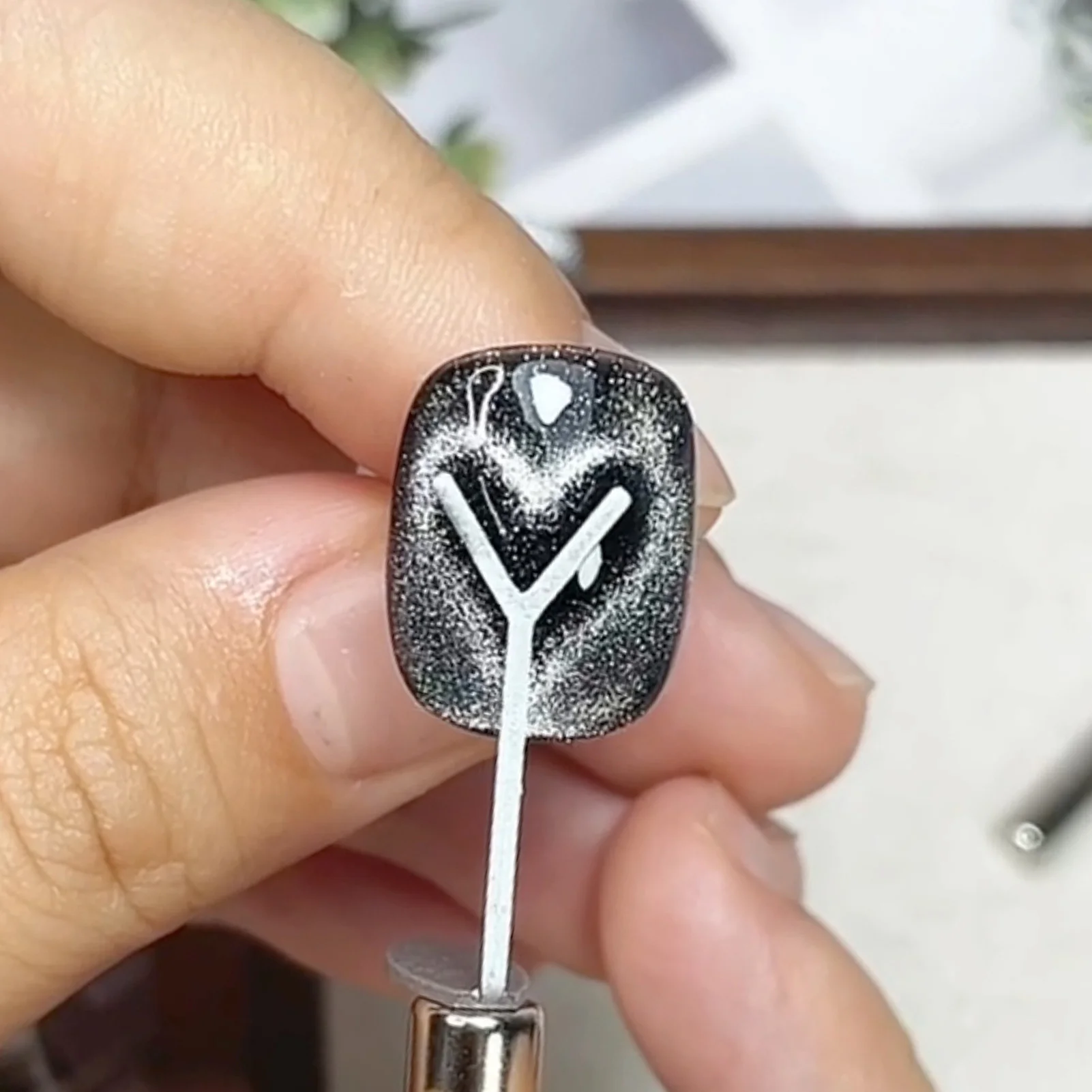 Cat Eyes Magnetic Nail Art Tool Heart Shape Magnet Sticks with Y-Shaped Guide Professional Manicure Tools