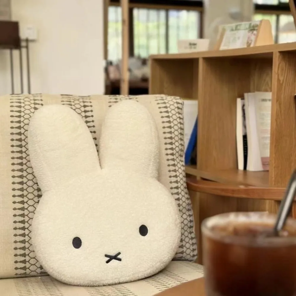 Bonita muñeca de conejo Miffy, muñeco de peluche de dibujos animados, cama, almohada de compañero, comodidad curativa cálida, cojín suave para sofá, regalo de cumpleaños