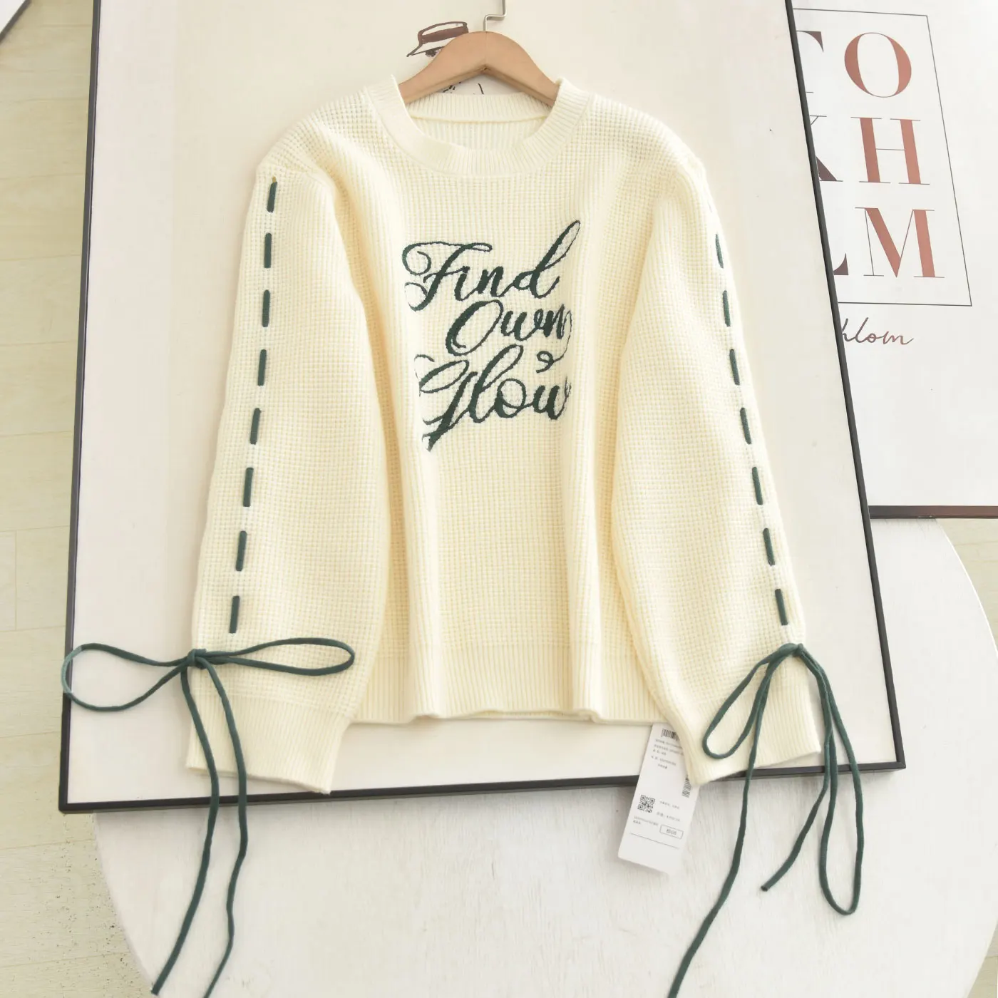 

Korean Style Loose Knitted Sweater with Belt Design round Neck Overhead Women's Long Sleeve Fashionable Winter New Arrival