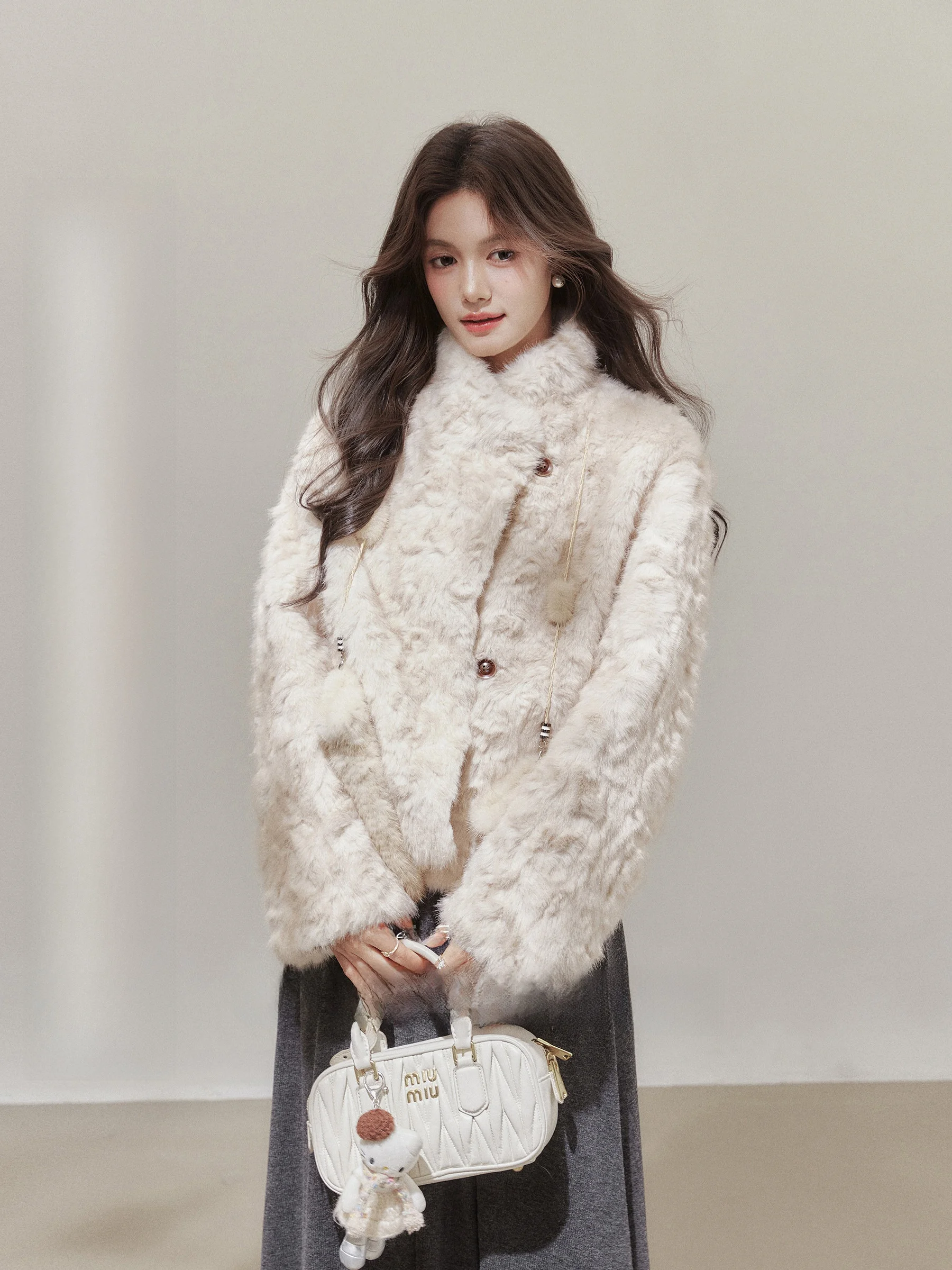 Ele ort Fur Jaet Women's Stand Fit Long Sve Button Closure Flip Collar Micro plus Size eepskin Leather Coat