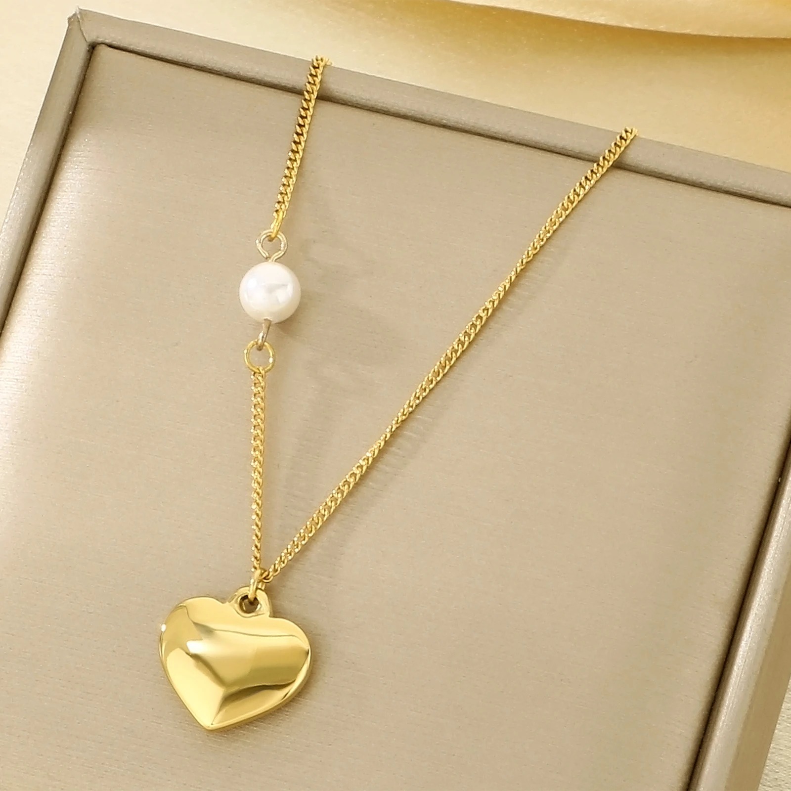 nova-chegada-colar-de-coracao-com-perolas-em-aco-inoxidavel-dourado-para-casamento-–-joia-da-moda-para-mulheres-elegantes-–-presente-ideal